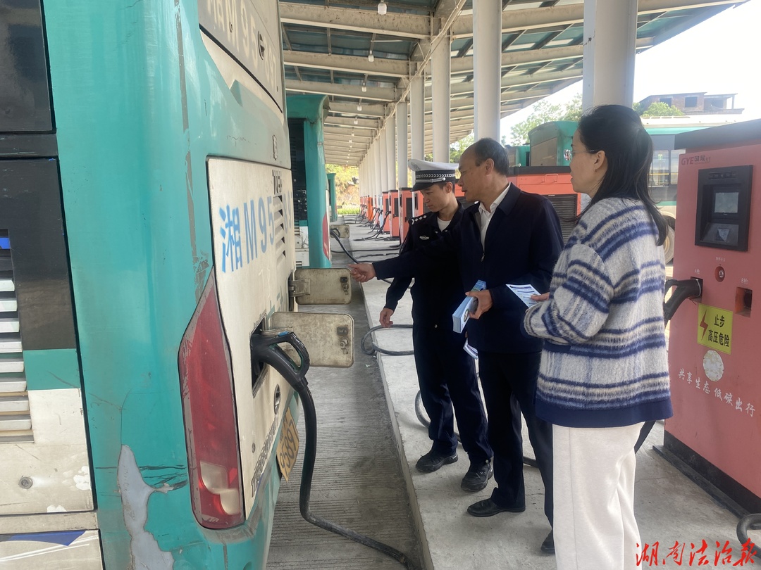 東安交警走進(jìn)客運(yùn)企業(yè) 筑牢假期交通安全防線
