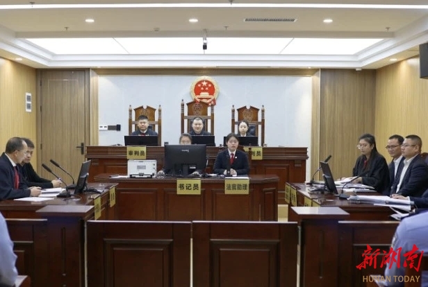 以“一把手出庭”带动实质解纷，推动行政争议化解在法庭