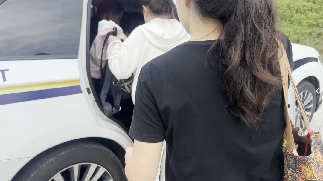 警笛为生命开道！慈利公安紧急护送哮喘女童就医