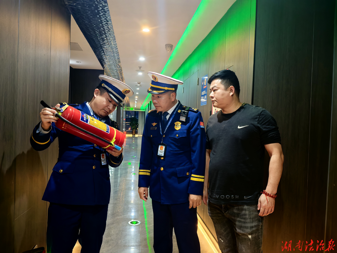 雙牌消防：開展“五一”夜查 護(hù)航營商環(huán)境筑牢安全防線