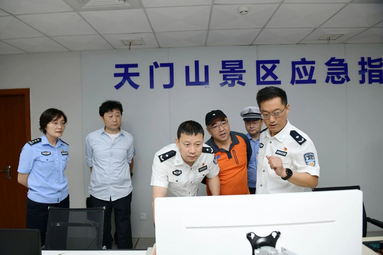 谭铁军调研督导道路交通安全工作