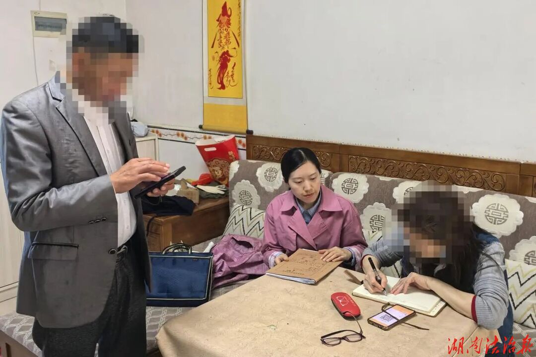 傾心調(diào)解化干戈 鄰里糾紛一朝解