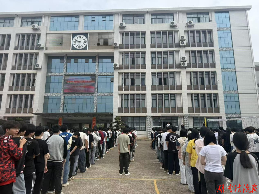 交警化身“安全讲师”！ 衡东职中师生同上一堂交通安全课