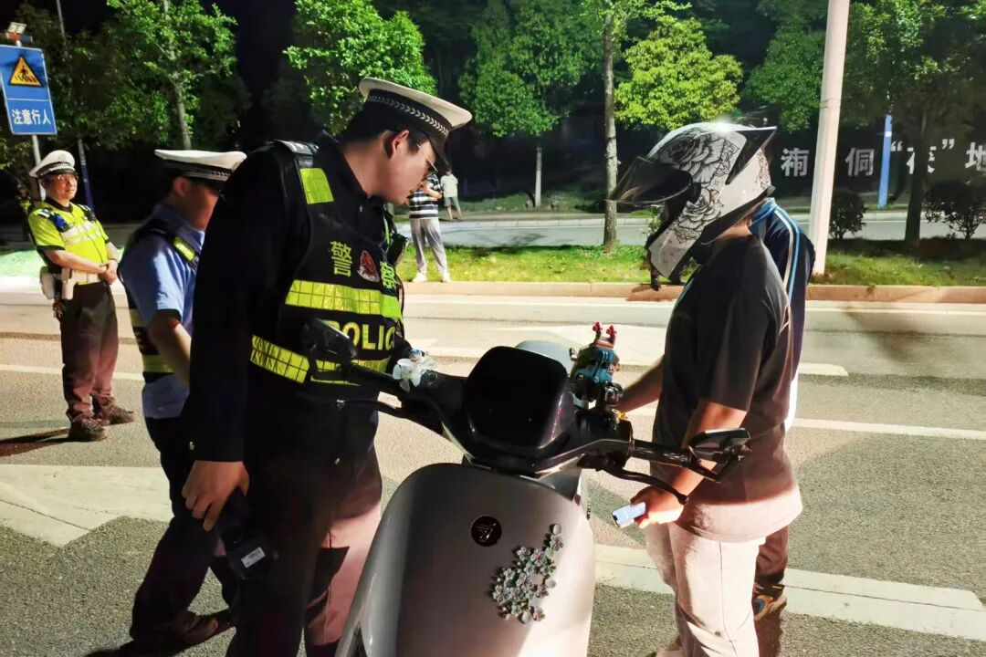守護少年的你！靖州公安開展未成年人交通違法整治，護航平安上學路