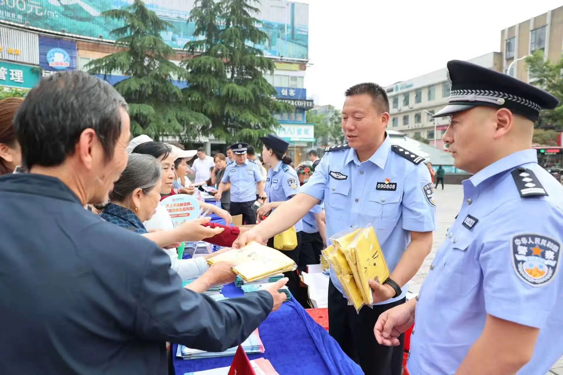“5·15”经侦宣传日丨警企联动筑防线，同心守护“钱袋子”