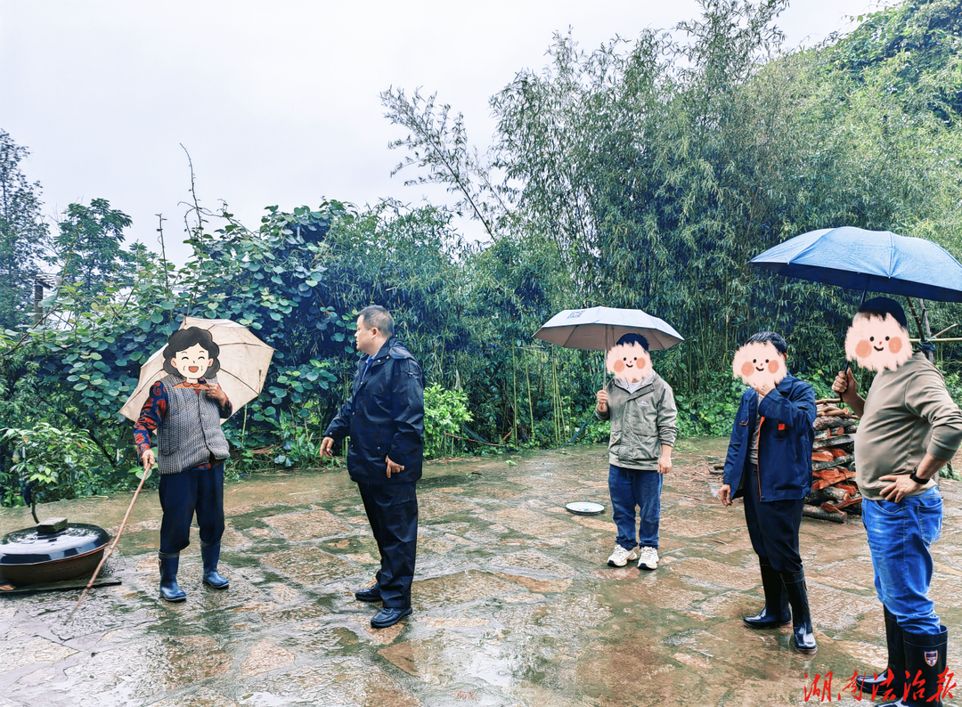 河西派出所：暴雨積水老人被困 緊急救援暖民心