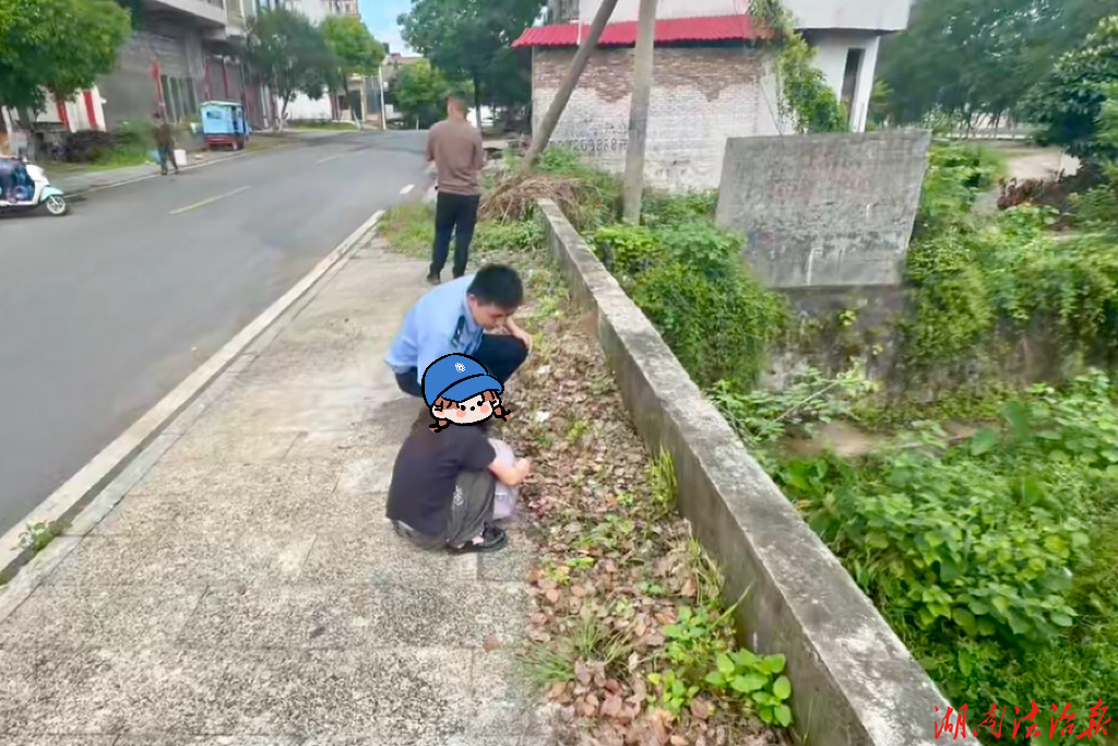 巡邏偶遇出走女孩 民警暖心助其回家