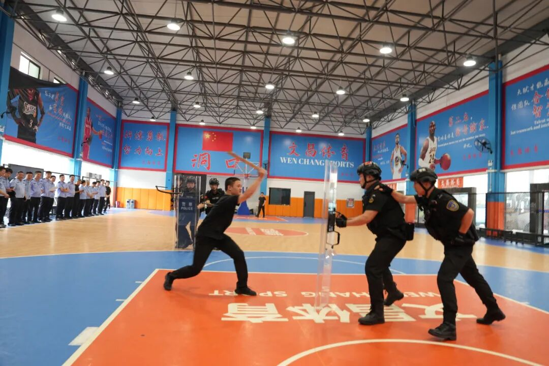 【桔城警事】硬核練兵！洞口公安組織開展紅藍(lán)對抗、最小作戰(zhàn)單元訓(xùn)練