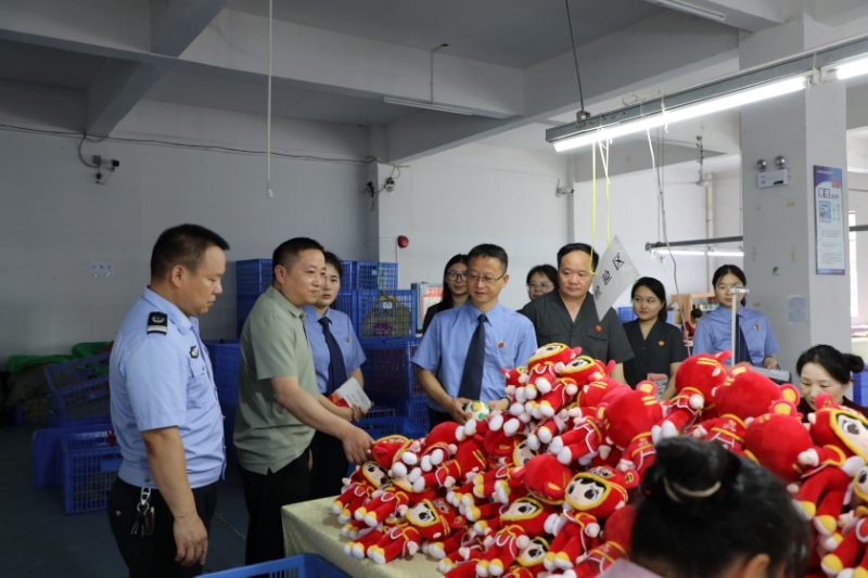 走進動漫企業(yè)，聊聊身邊的法律事  ——辰溪縣檢察院聯(lián)合多部門開展“益企普法”專題法治服務(wù)活動
