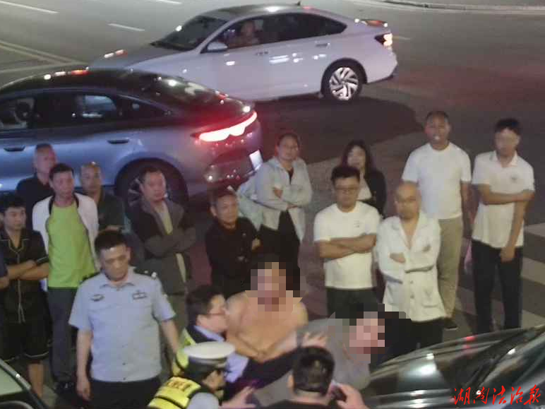 酗酒鬧事妨害公務(wù)，2男子被拘！
