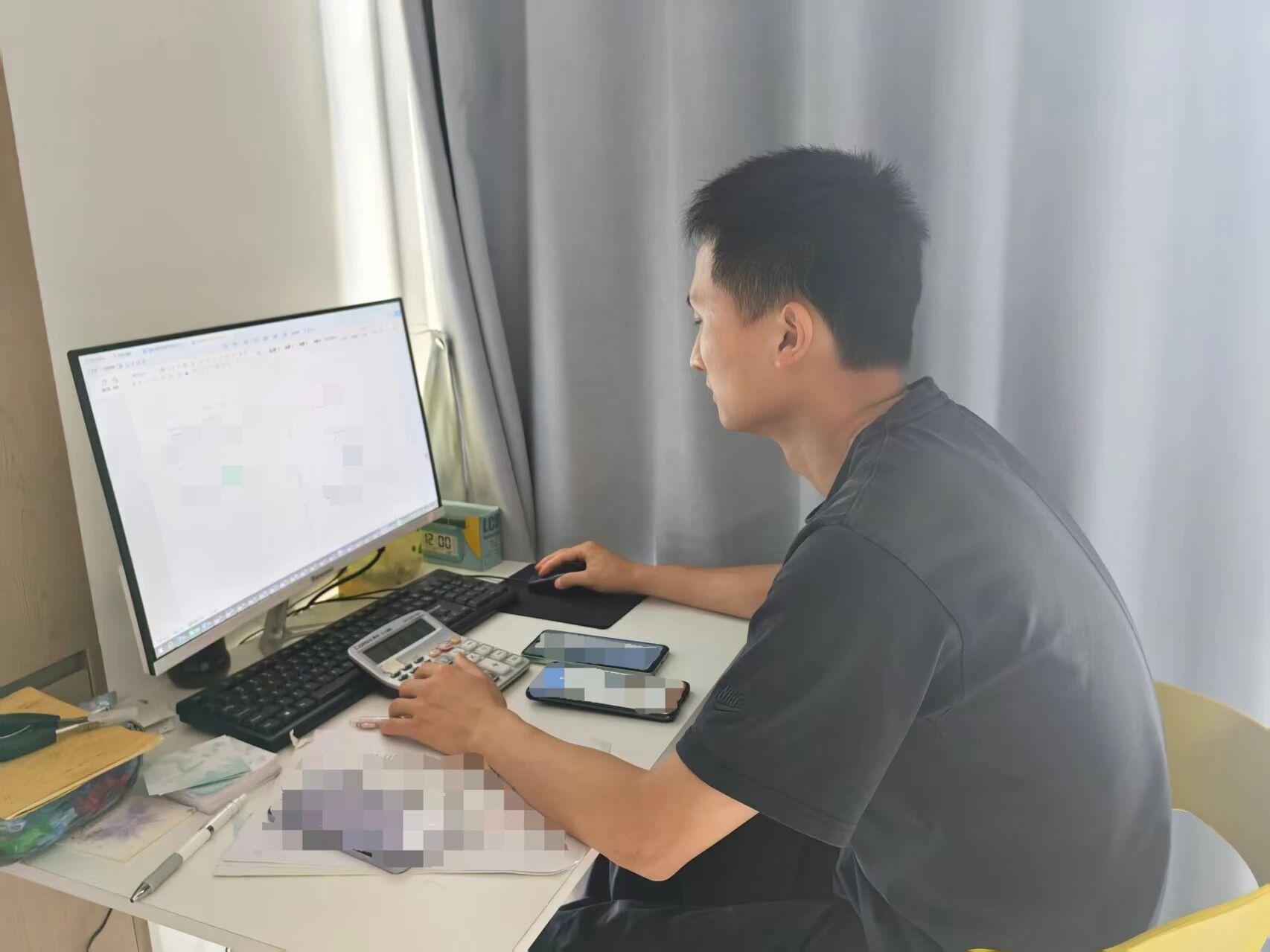 武陵源公安跨省赴閩抓獲一名利用AI編造謠言的女子，對抹黑旅游環(huán)境“零容忍”！