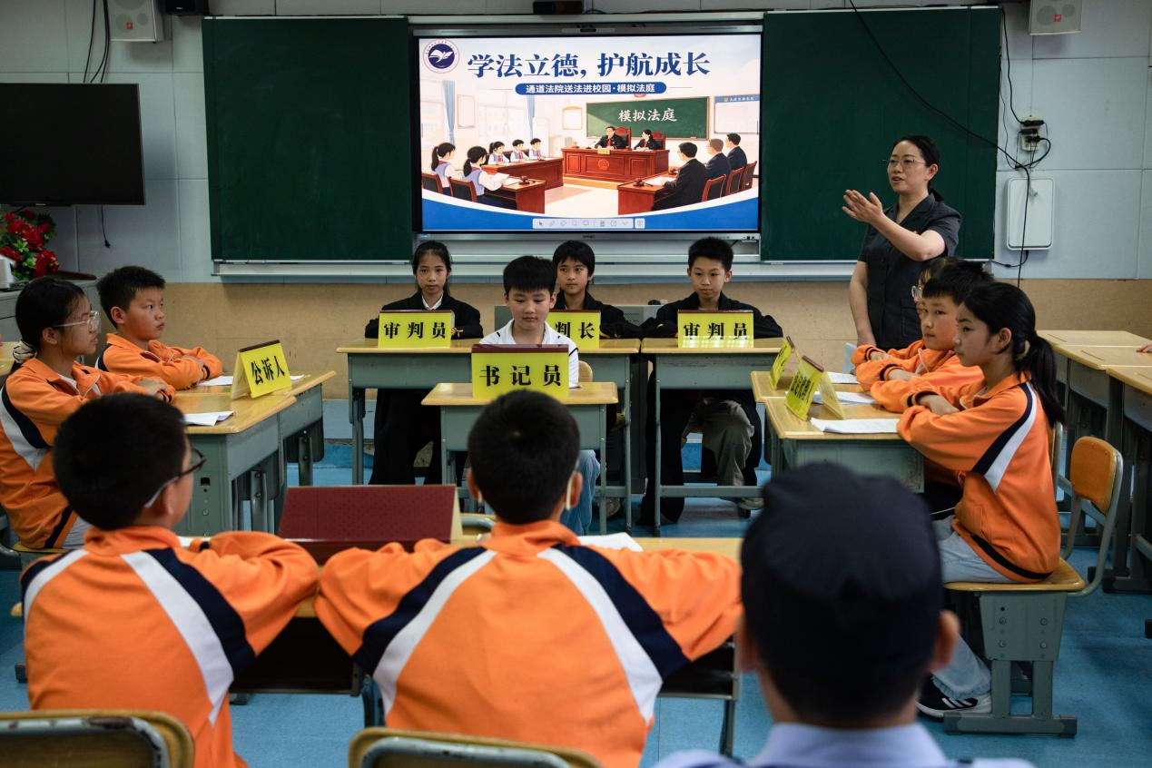 法治護(hù)航迎六一 模擬法庭潤童心——通道法院普法宣教活動走進(jìn)縣一完小