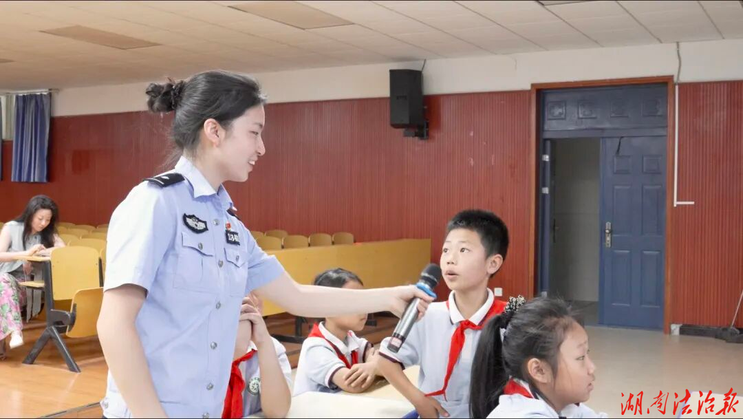 警心润童心 平安伴成长——蓝菁法治宣讲队进校园送上“六一”安全“大礼包”