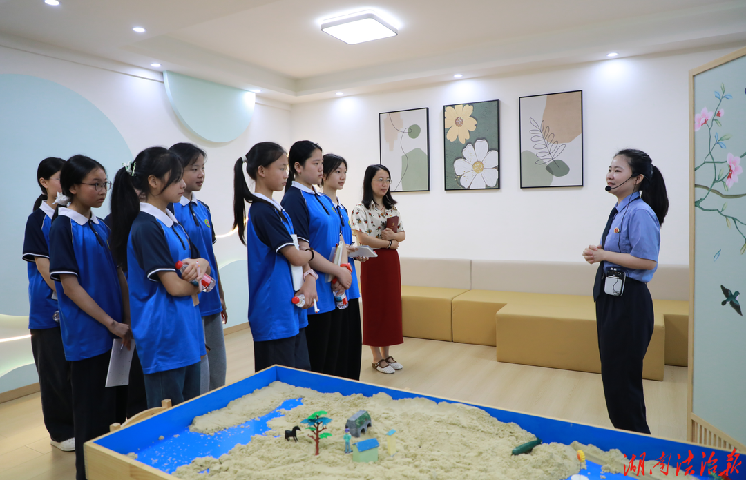 宜章检察：举办“检爱四十年 携手向未来”检察开放日活动