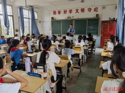 普法宣讲护航青少年向阳成长