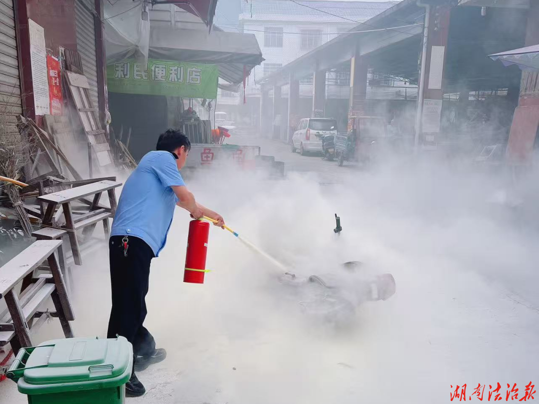 高温充电引发火情 安全防范切勿松懈