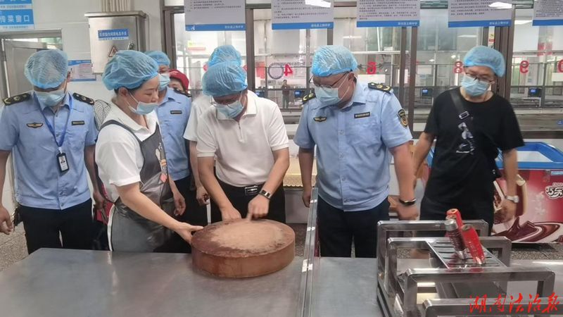 新化县市场监管局严把“三考”食品安全关