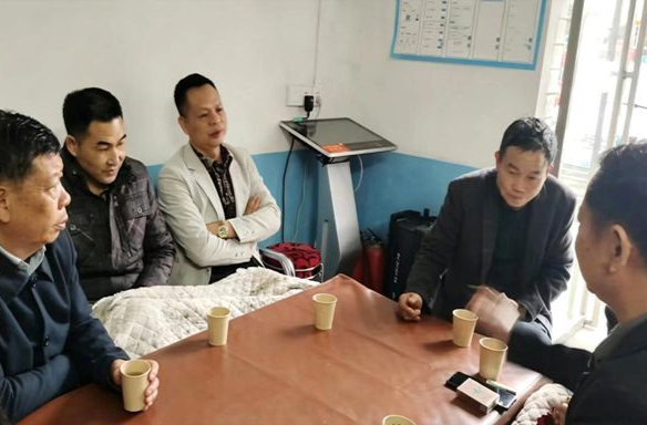 化解“千千结”  拢起“邻里心”——新化县槎溪镇桐凤村调解委员会工作纪实