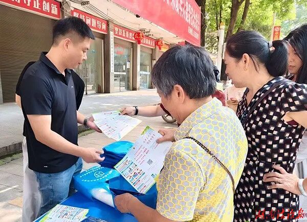 蓝山县塔峰镇开展“利剑护蕾”专项普法宣传活动
