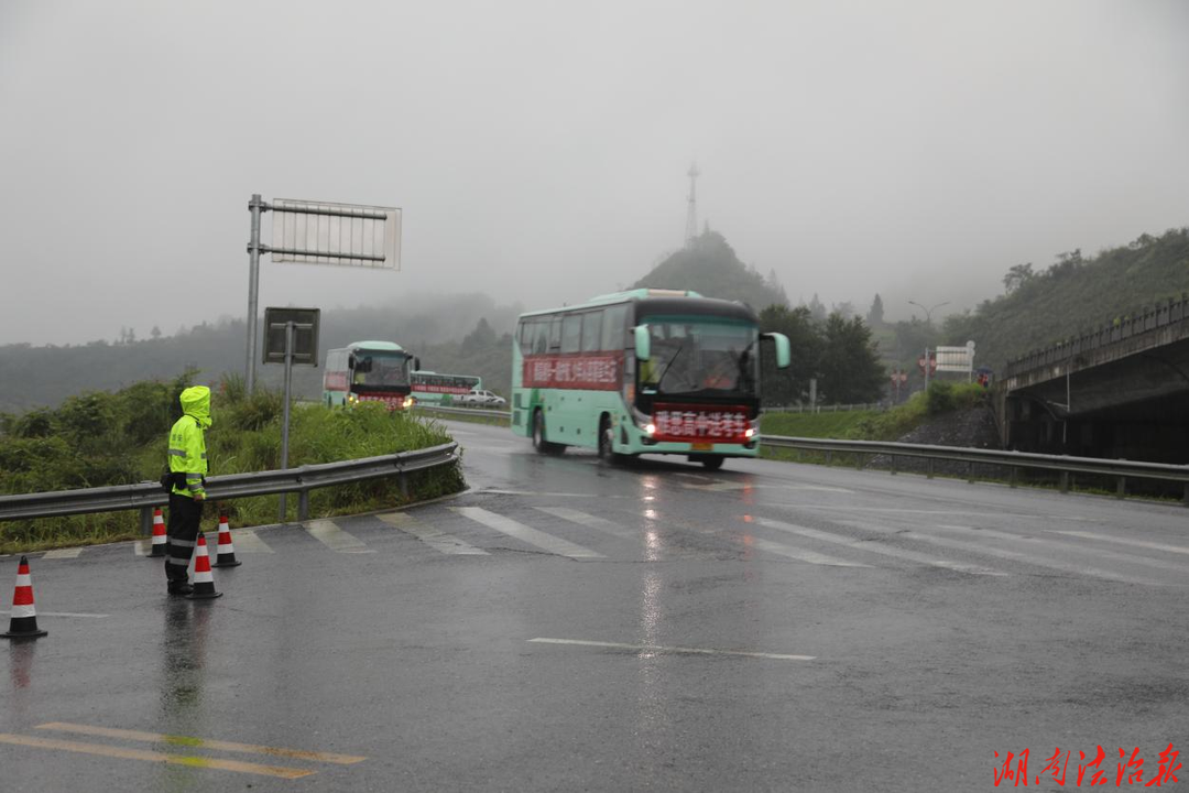 双线战风雨 藏蓝显担当 吉首公安护航高考鏖战汛期