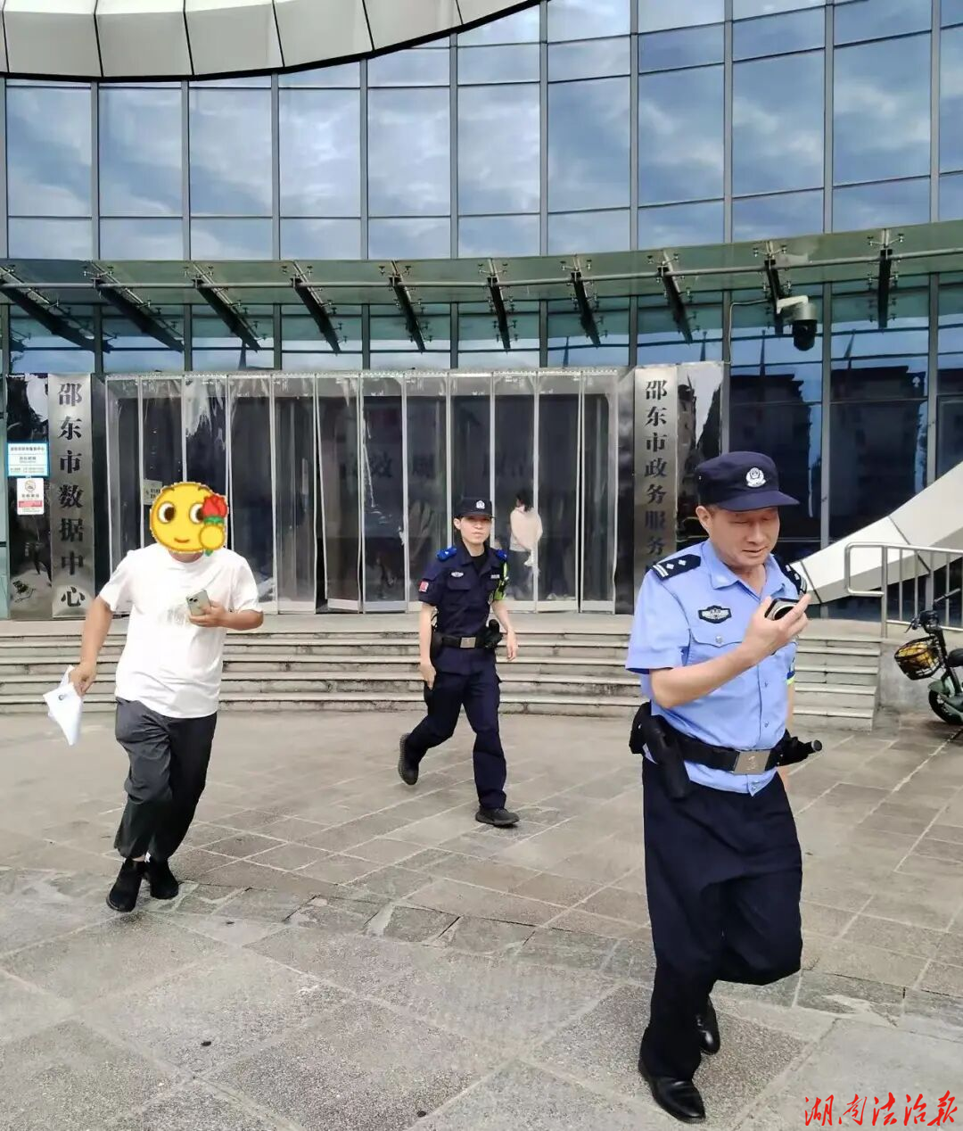 17分钟极速办证，考前3分钟送达！邵东公安护航高考考生压哨入场