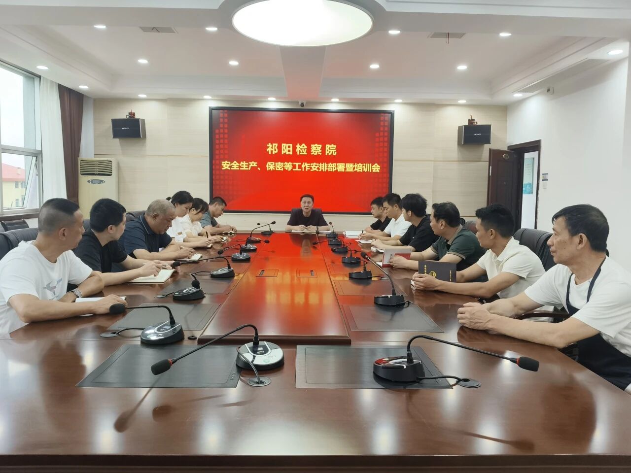 强化红线意识  筑牢安全防线