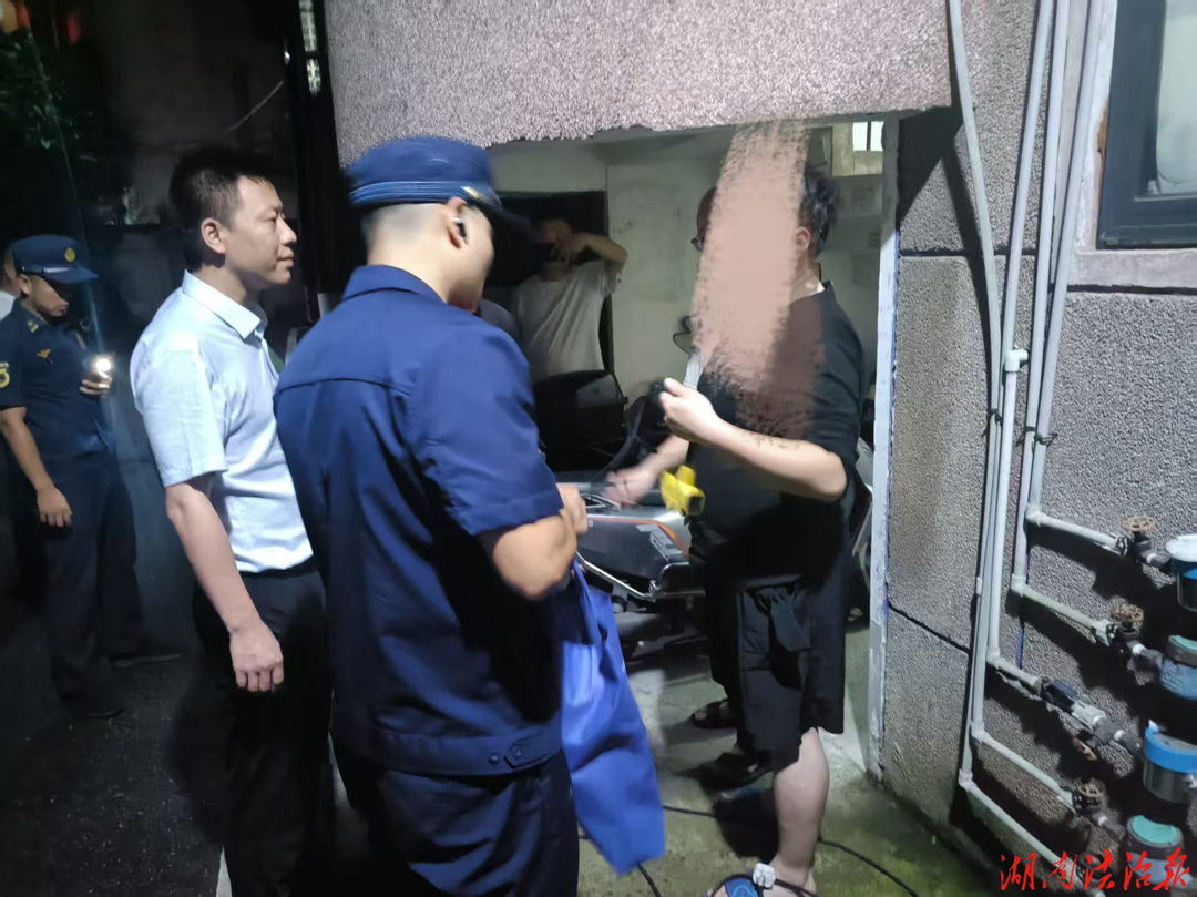 涟源市六亩塘街道开展电动自行车、电动摩托车消防安全专项联合夜查行动