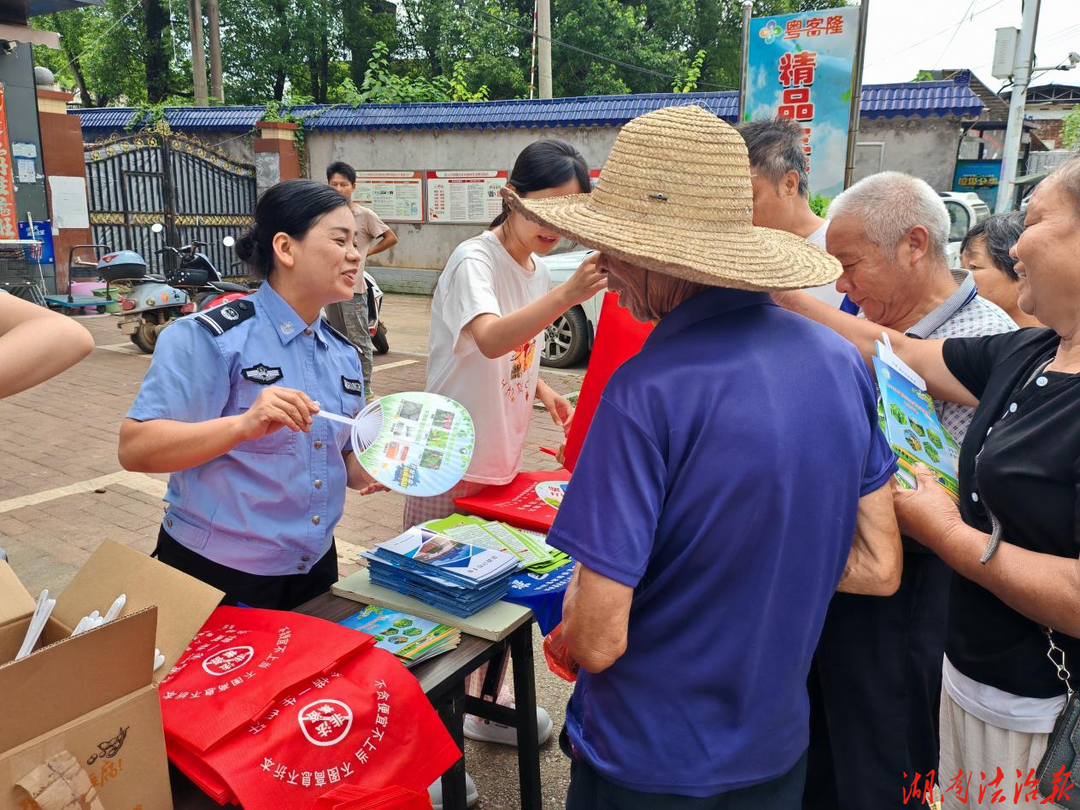 新田司法：笑脸普法赶大集，法治建设添动力