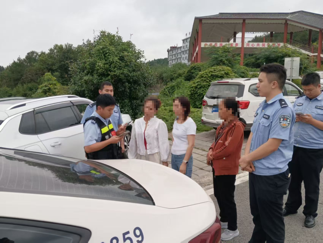 暖心警事不间断！慈利公安温情护航八方游客平安旅途