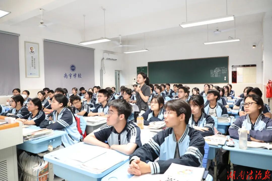 禁毒进行时，常宁法院既进课堂又上广场