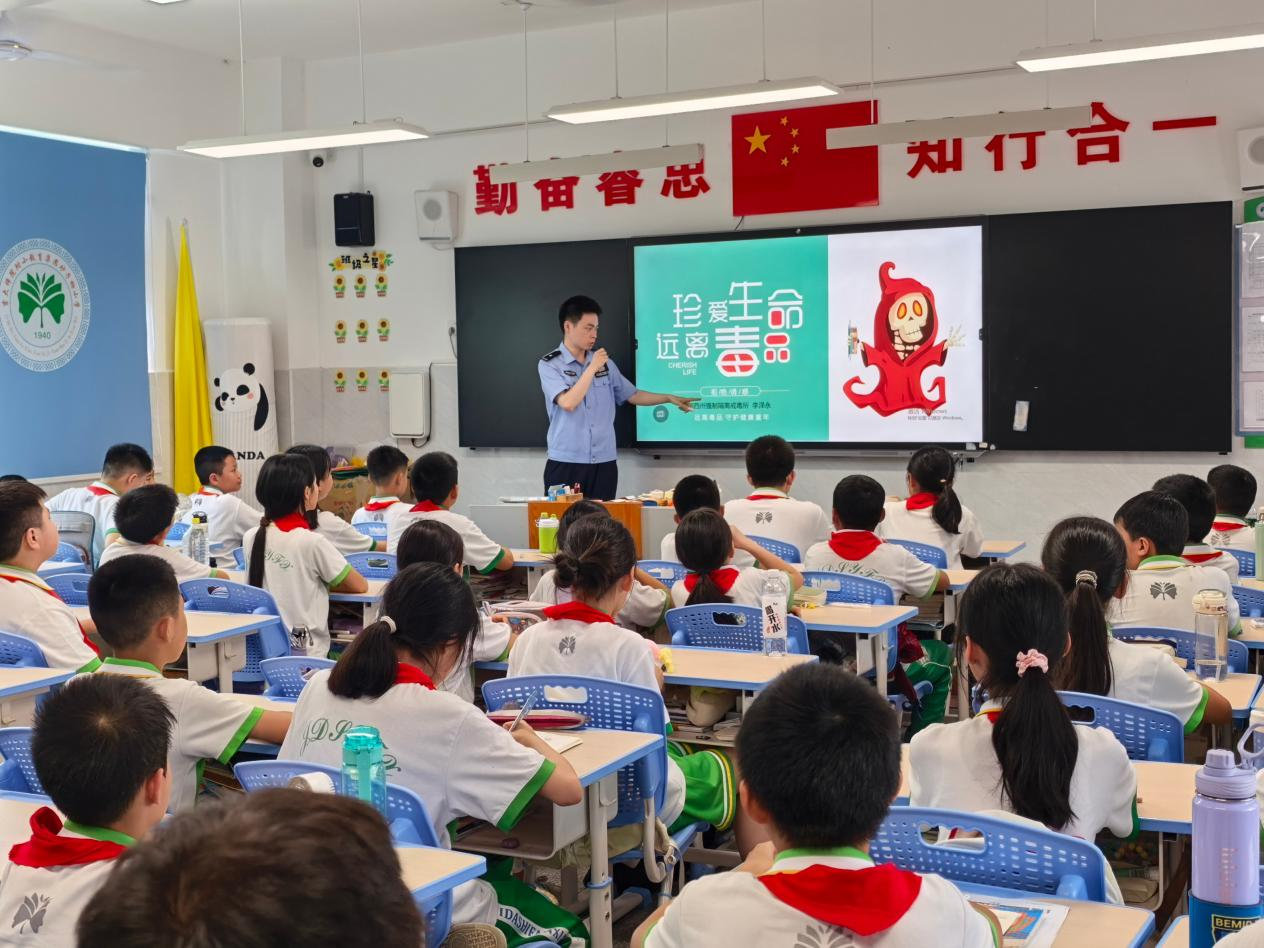 “全民禁毒宣传月”我们在行动 ——湘西州强戒所开展“6.26”禁毒宣传系列活动
