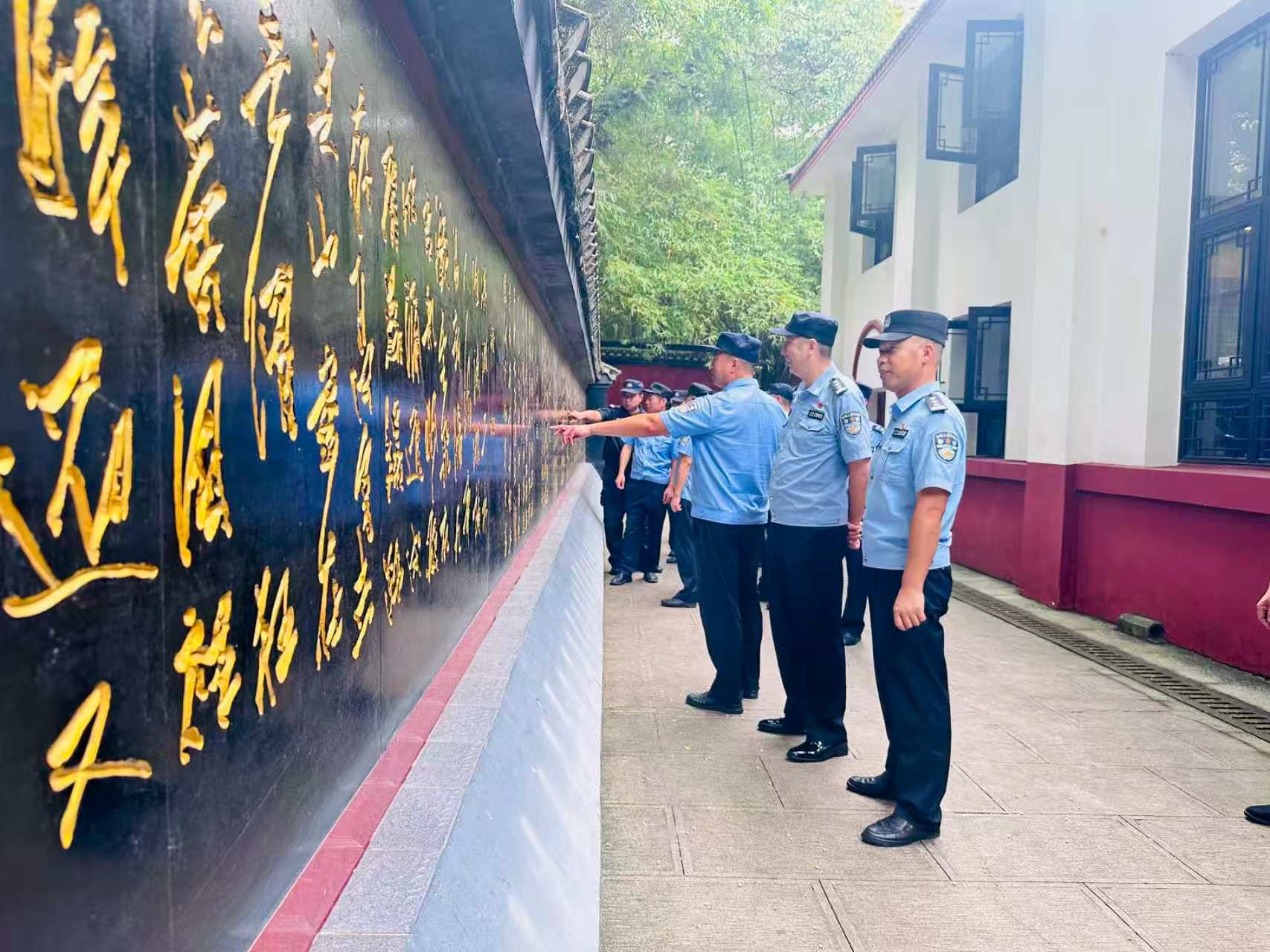 传承红色基因 重温入党誓词 ——祁阳公安巡特警赴陶铸纪念馆开展庆七一主题党日