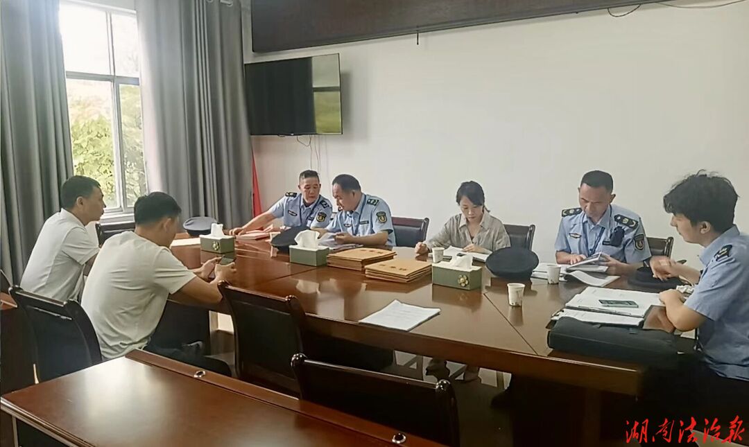 强化检察监督，规范行政执法