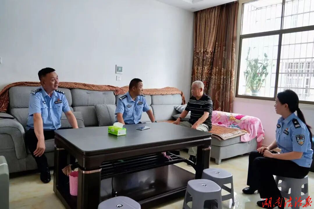 七一送温情，关怀暖警心 —— 刘克敏走访慰问生活困难退休老党员