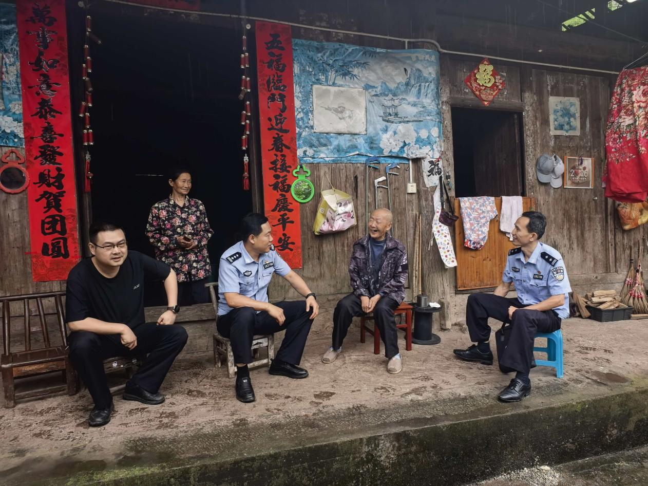古丈公安：“七一”慰问送温暖 组织关怀润警心