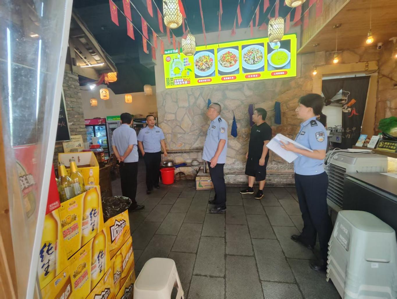 【强治理 护民安】多维发力筑牢防线，龙山县公安局华塘派出所扎实推进“九小场所”隐患摸排整治