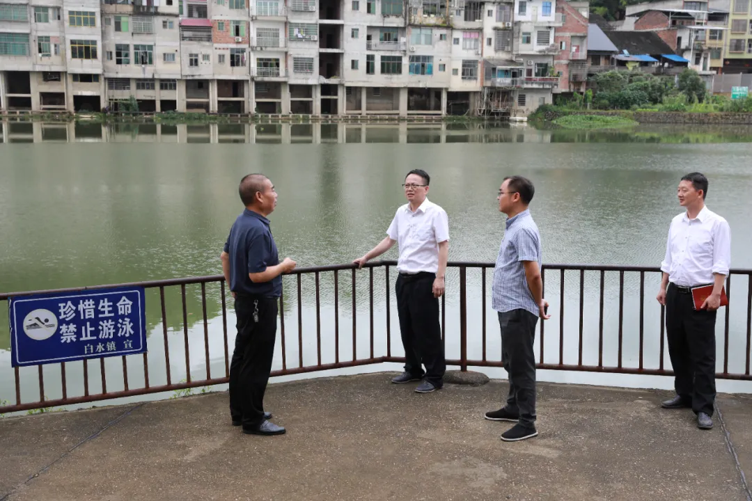 祁阳市法院党组书记、院长李湘沅赴白水镇督导防汛防地质灾害工作