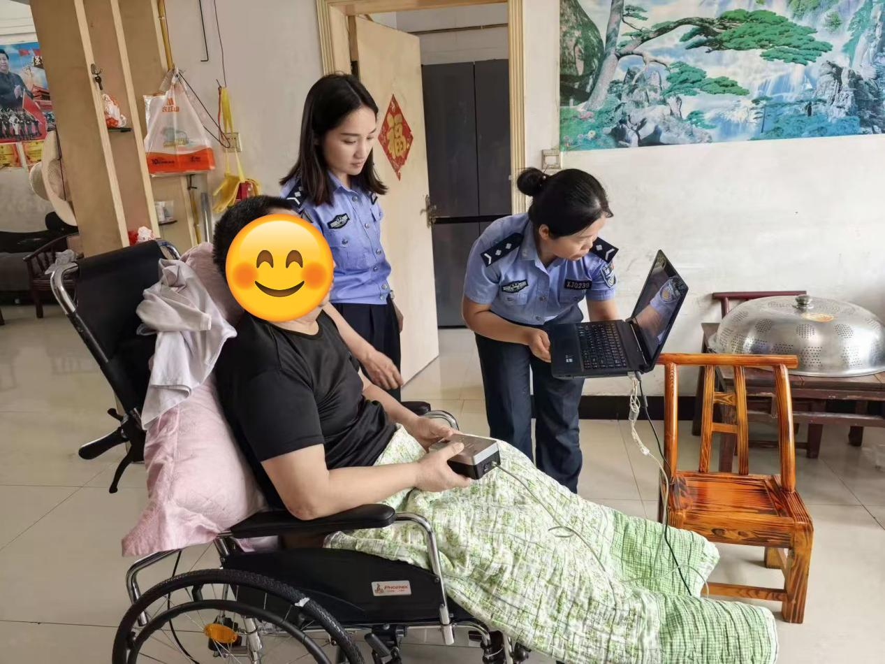 【强治理 护民安】龙山公安户籍小窗口 服务大温暖