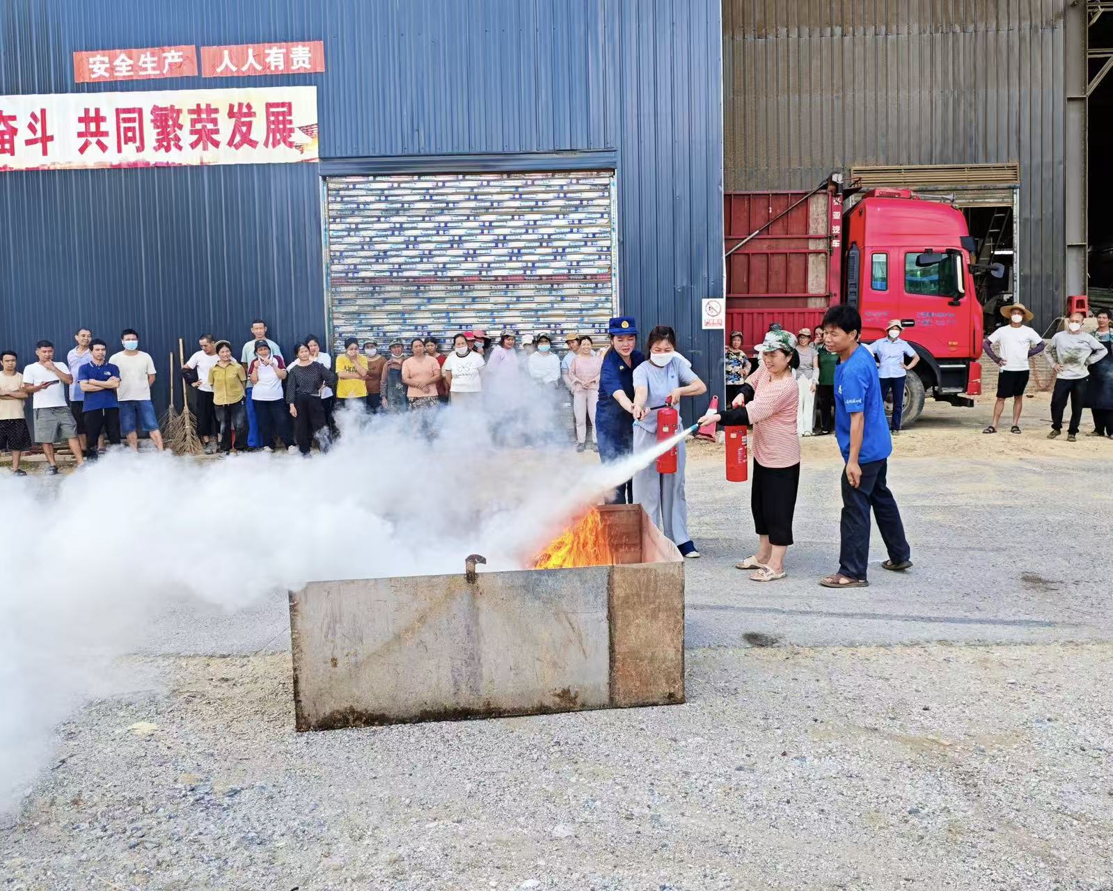 城步消防深入工业园区开展消防安全培训 筑牢企业安全“防火墙”