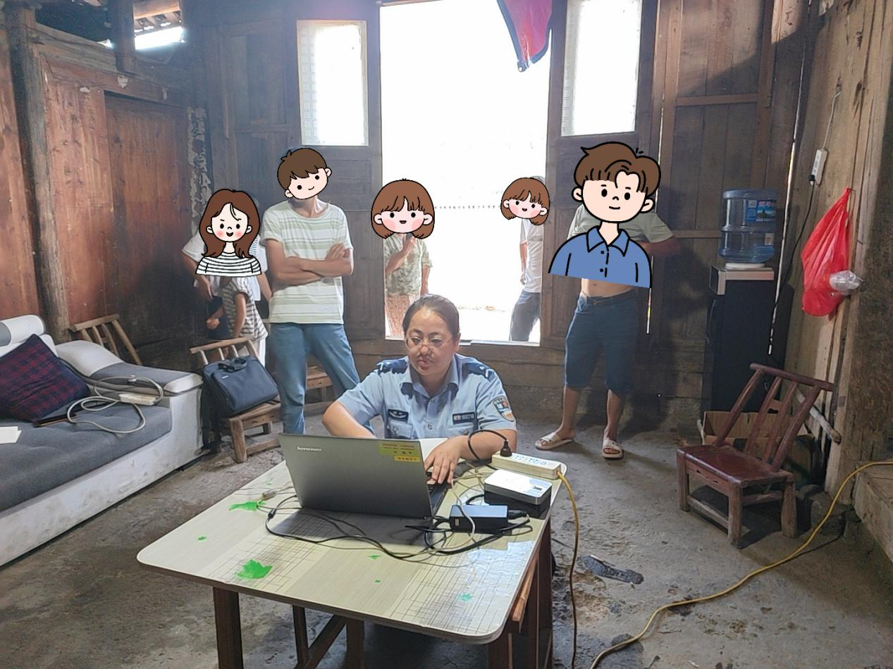 【强治理 护民安 促发展】足不出户办证件！花垣公安零距离守护特殊群众