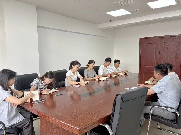 系好入职第一粒扣子 筑牢司法从业根基 ——江华法院召开2026年新录用公务员岗前谈话会