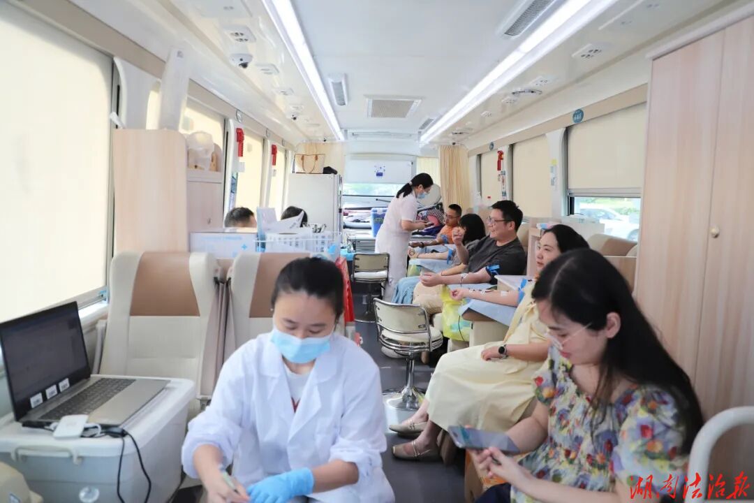 检察蓝·热血红——永定区检察院开展无偿献血活动