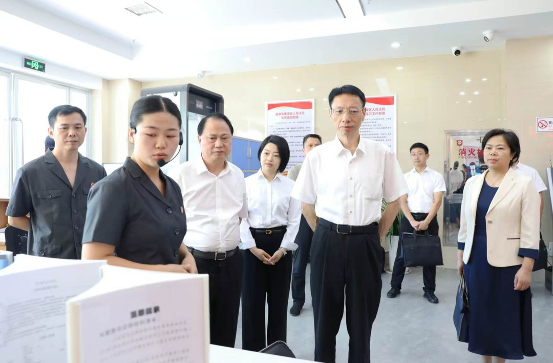 陈坚到湘潭市雨湖区法院调研法庭工作