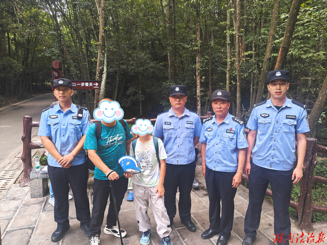 景中有“警”护平安 为民服务践初心