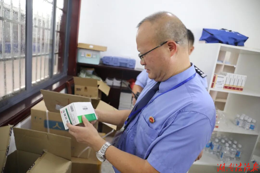 织密监管“安全线”——涟源检察对看守所开展突击安全检查行动