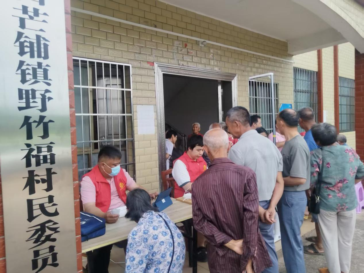 暖心惠民护夕阳 道县上半年完成33955名老人免费健康体检