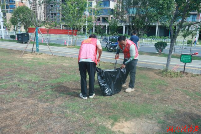 护航冠军市集 践行党员担当 ——中共永州市冷水滩区委环卫和园林中心党支部开展主题党日活动