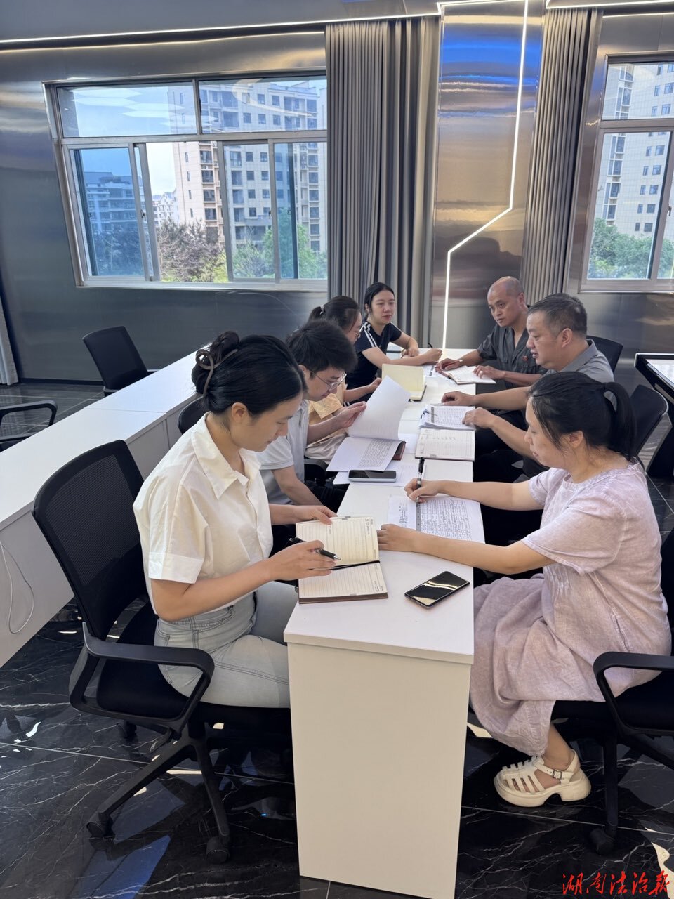 坚持例会常态化 聚力提质促实干——南岳法院各部门扎实开展周一工作例会