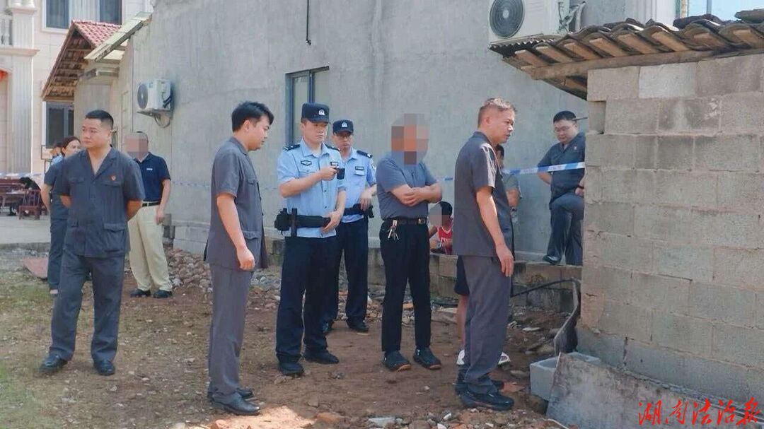 法理托底化邻里积怨 联动执行扫通行障碍—— 慈利法院开展涉民生专项强制执行