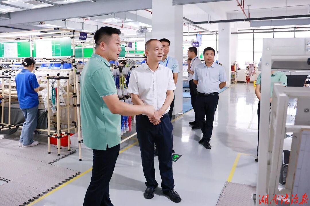 永州经开区：张明深入园区走访调研
